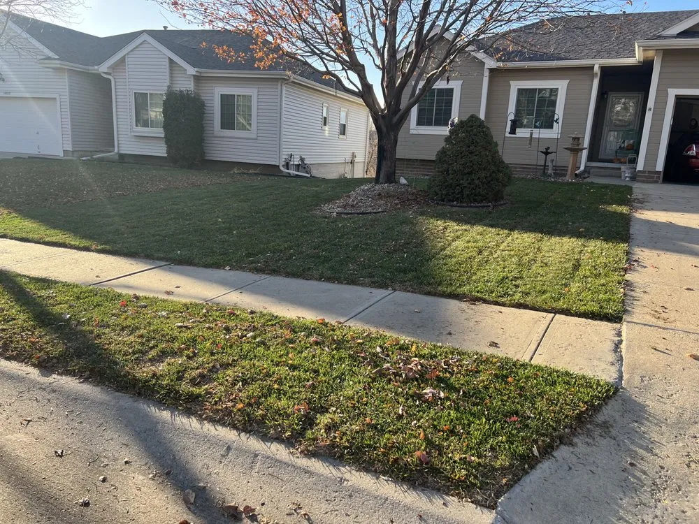 Custom outdoor landscaping for homes in Omaha, NE by Ravage LawnManators