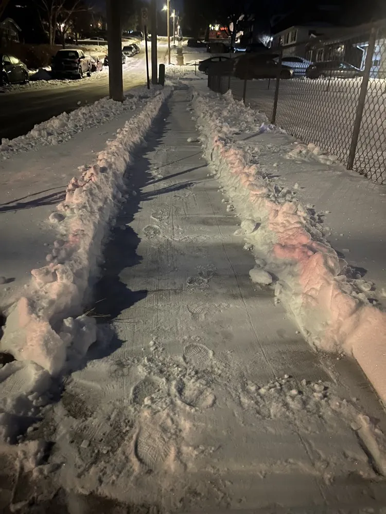 Trusted yard maintenance in Omaha, NE by Ravage LawnManators