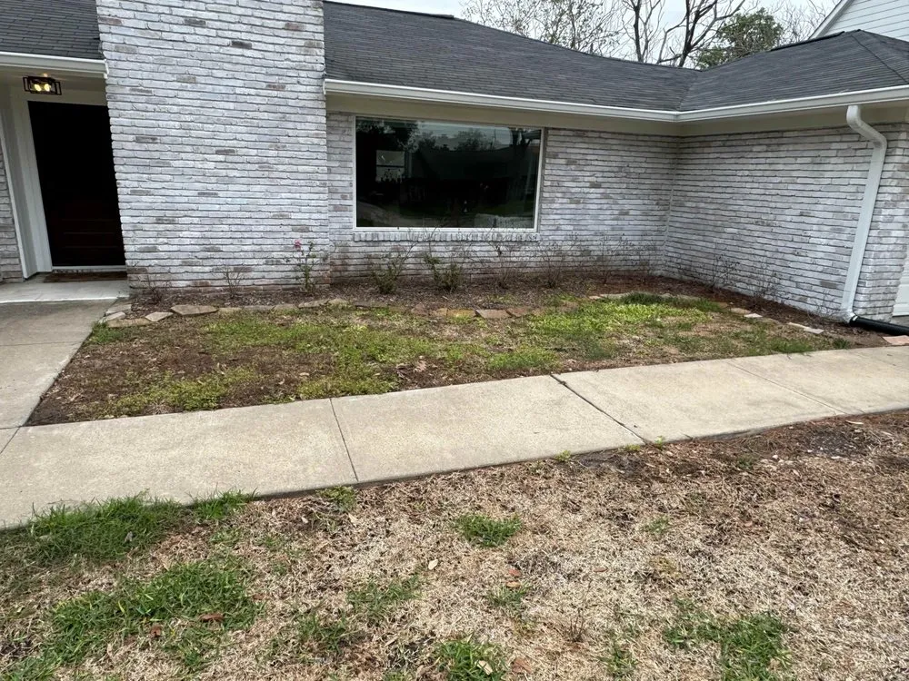 Custom outdoor landscaping for year-round maintenance across Houston, TX - Ravenscourt Landscaping & Design