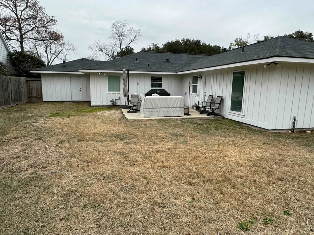 Custom yard cleanup service in Houston, TX - Ravenscourt Landscaping & Design