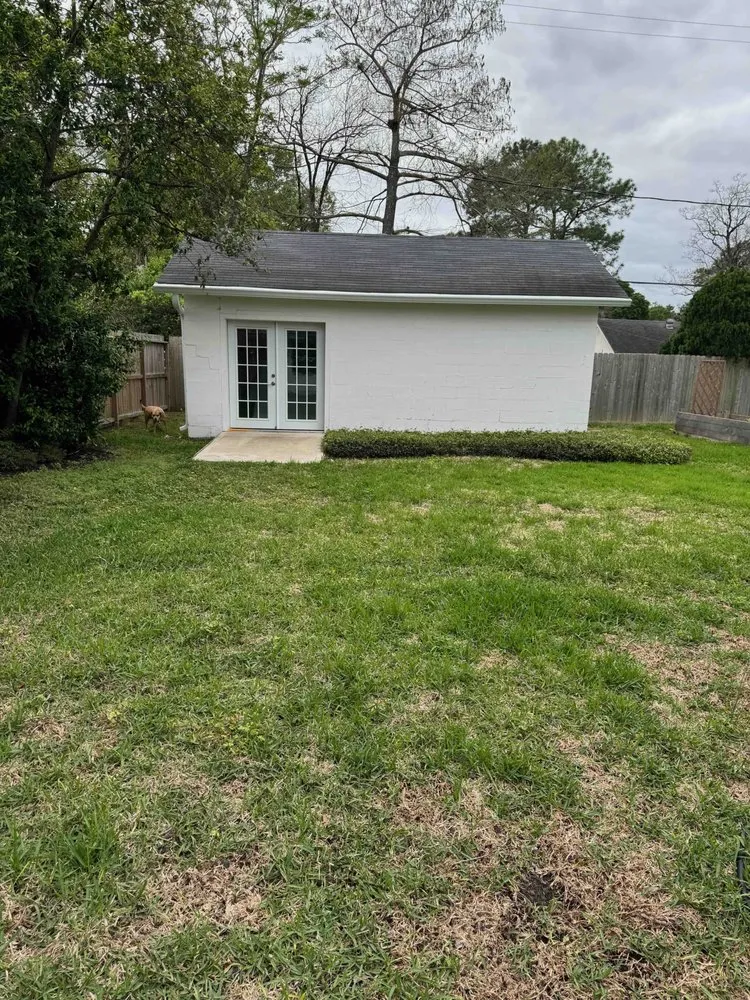 Reliable lawn mowing service in Houston, TX - Ravenscourt Landscaping & Design