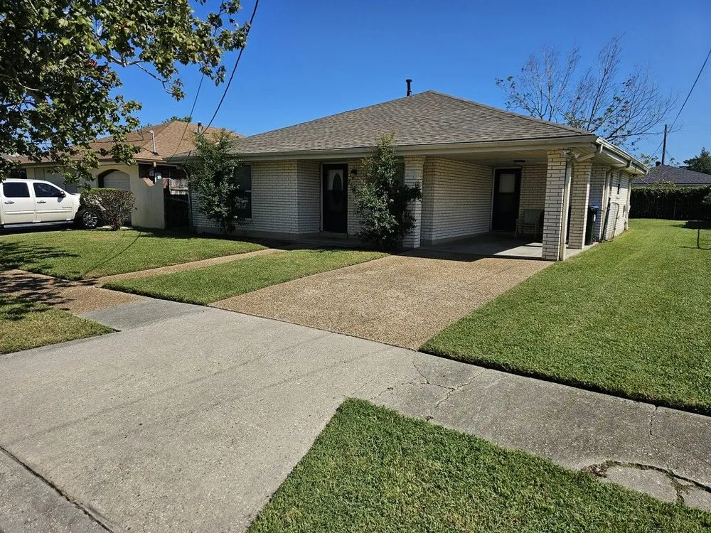 Local lawn mowing service in New Orleans, LA - Ray & Son's Lawn Care & Pressure Washing