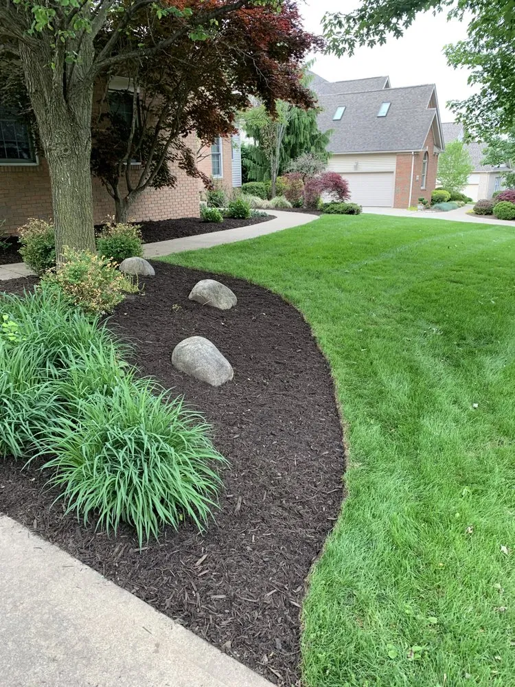Professional landscaping services experts serving North Canton, OH - Ray Bros Landscaping