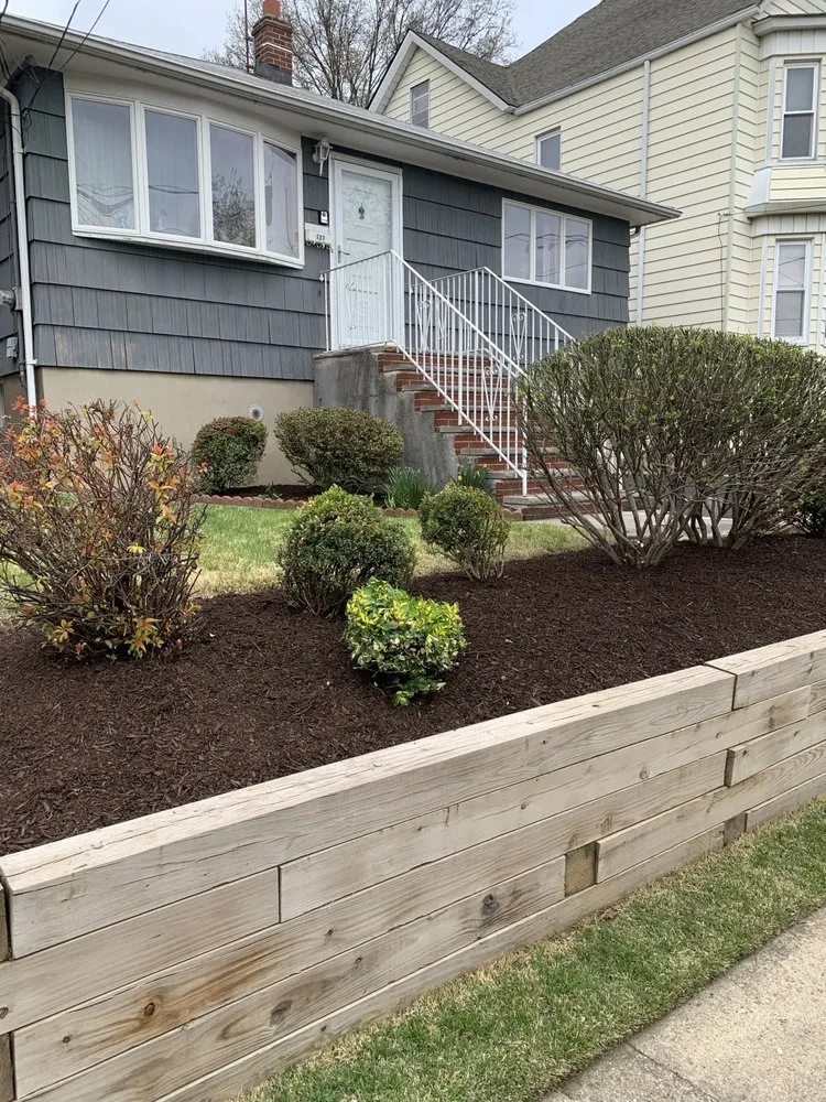 Affordable lawn mowing service for homes across Verona, NJ - Ray Farro Landscaping