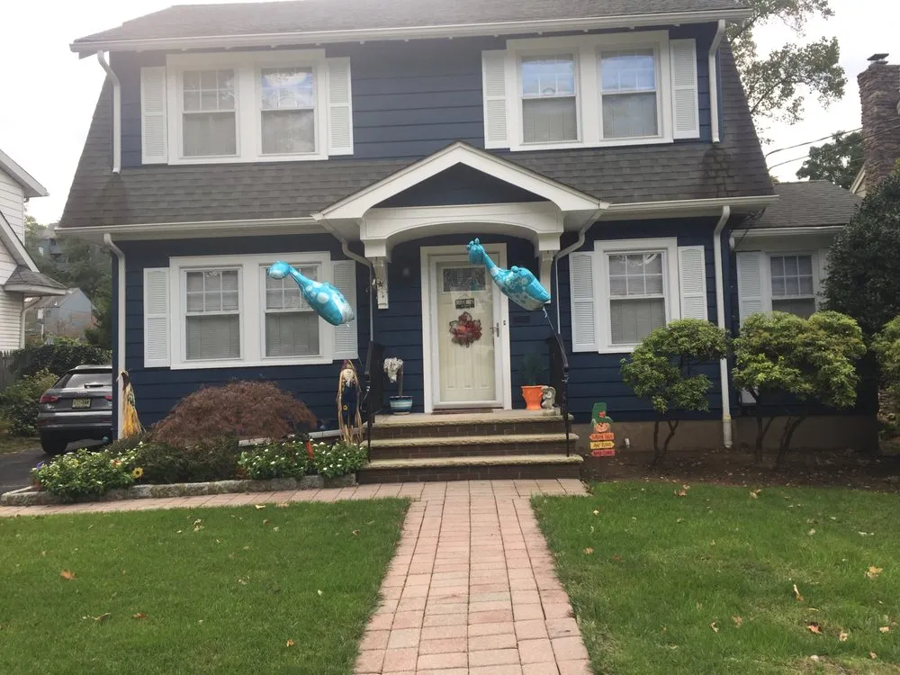 Custom lawn mowing service for homes across Verona, NJ - Ray Farro Landscaping