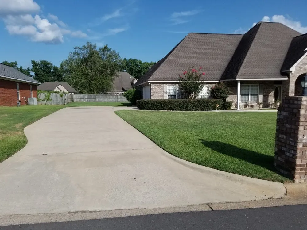 Custom residential landscaping in Tuscaloosa, AL - Ray of Hope Properties