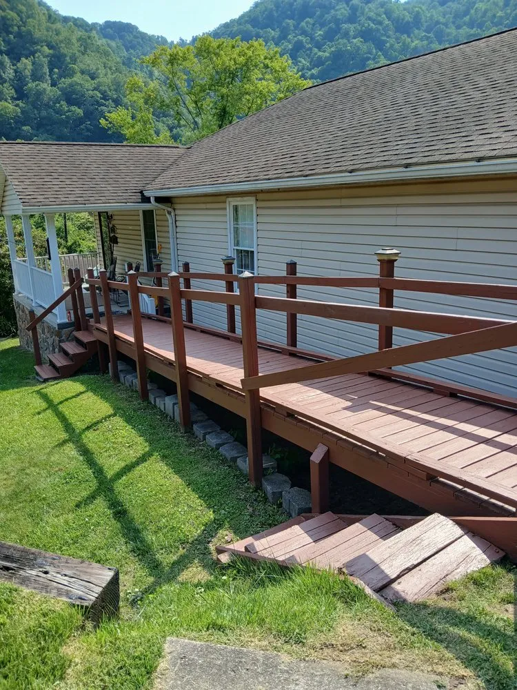 Professional lawn mowing service experts serving Mullens, WV - Ray O'Neal Services