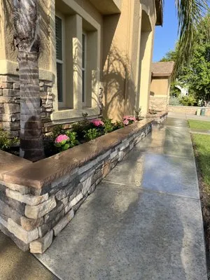 Raya’s Landscaping Logo