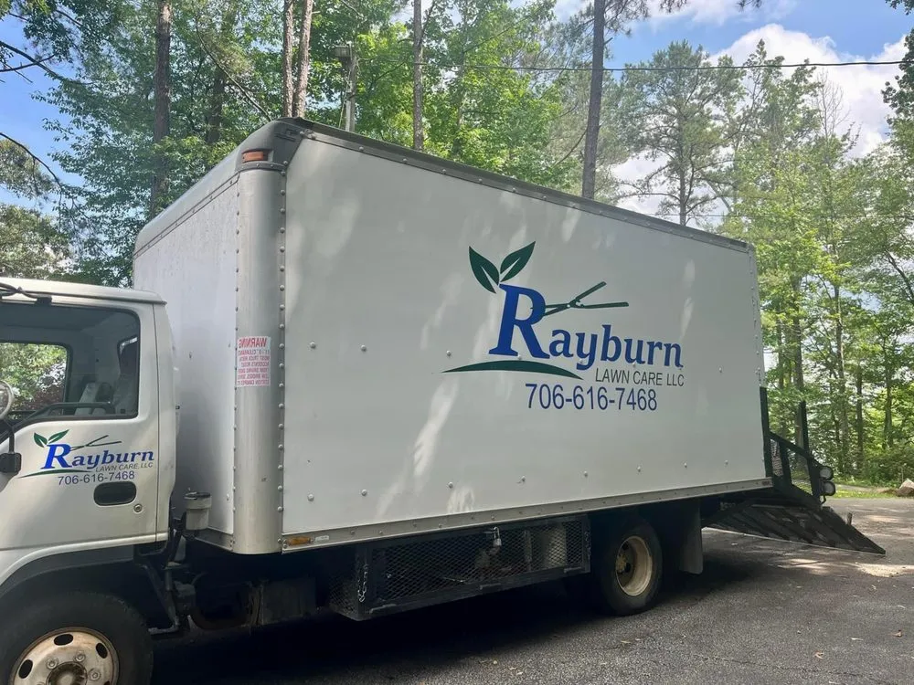 Expert lawn mowing service experts serving Opelika, AL - Rayburn Lawn Care