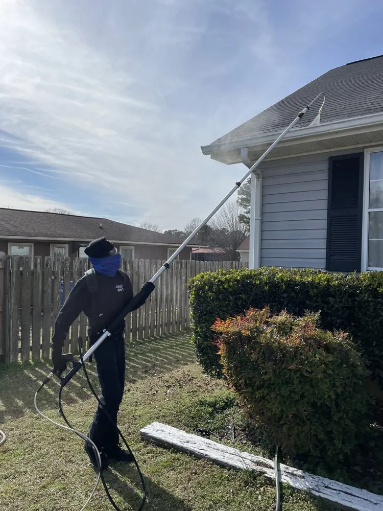 Local yard maintenance in Chattanooga, TN by RayLawn