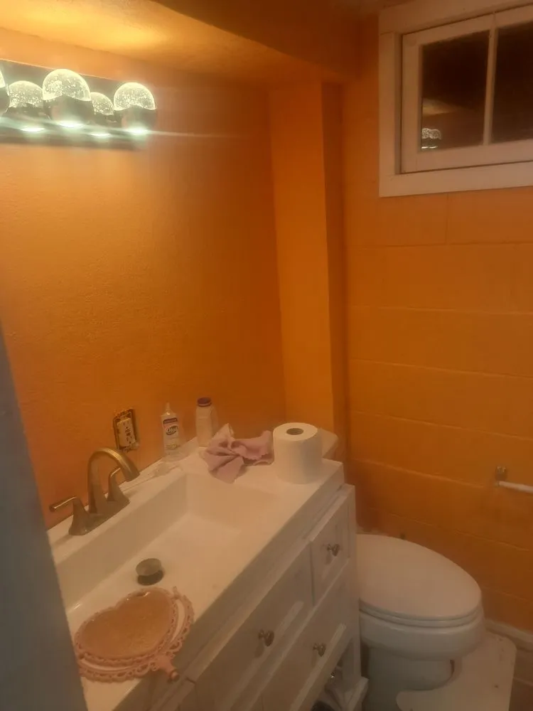 Expert lawn mowing service in Grants Pass, OR by Raymond Eldon Vinson