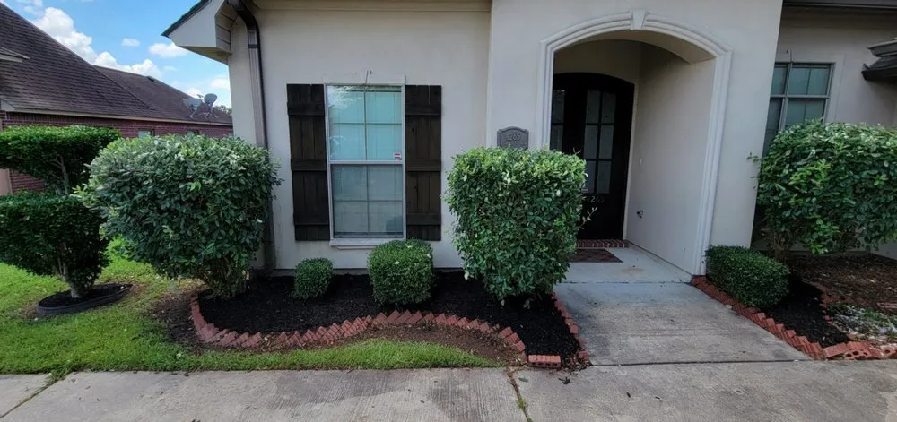 Trusted outdoor landscaping in Gonzales, LA by Raymond Lawn & Landscape