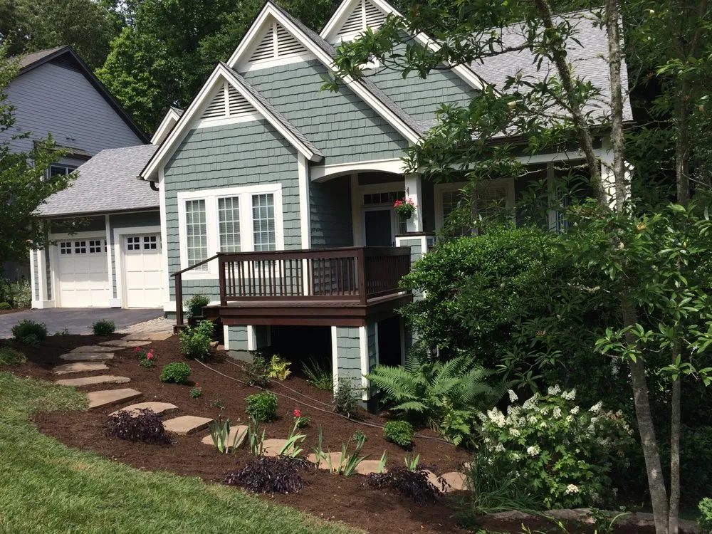Top-rated yard cleanup service in Hendersonville, NC - Raymond's Garden Center
