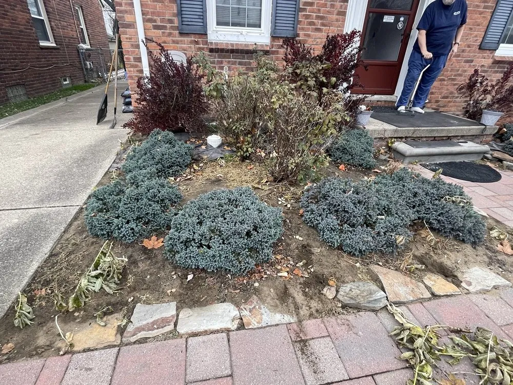 Trusted garden landscaping experts serving Wyandotte, MI - Raymonds Lawn Care and Maintenance