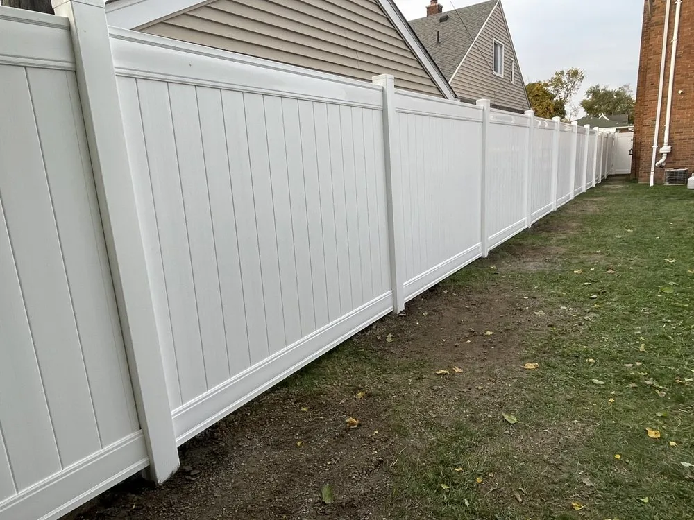 Local landscaping services experts serving Wyandotte, MI - Raymonds Lawn Care and Maintenance