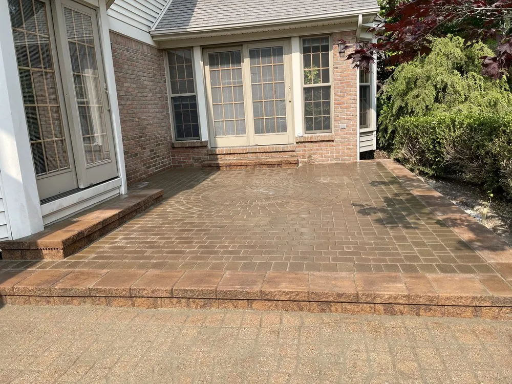 Top-rated lawn mowing service experts serving Wyandotte, MI - Raymonds Lawn Care and Maintenance