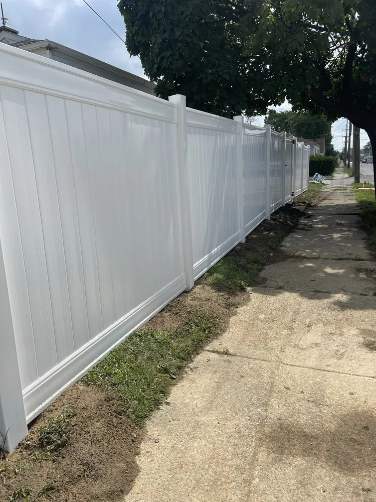 Reliable garden landscaping in Wyandotte, MI by Raymonds Lawn Care and Maintenance