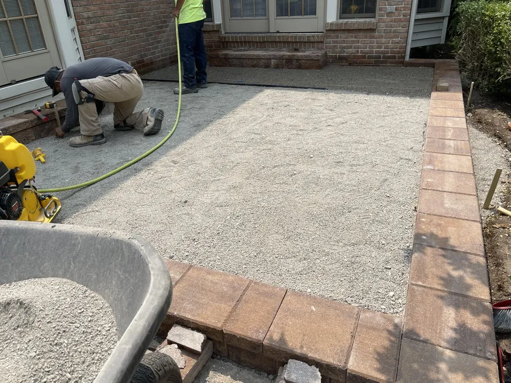 Custom yard maintenance experts serving Wyandotte, MI - Raymond’s Lawn Care