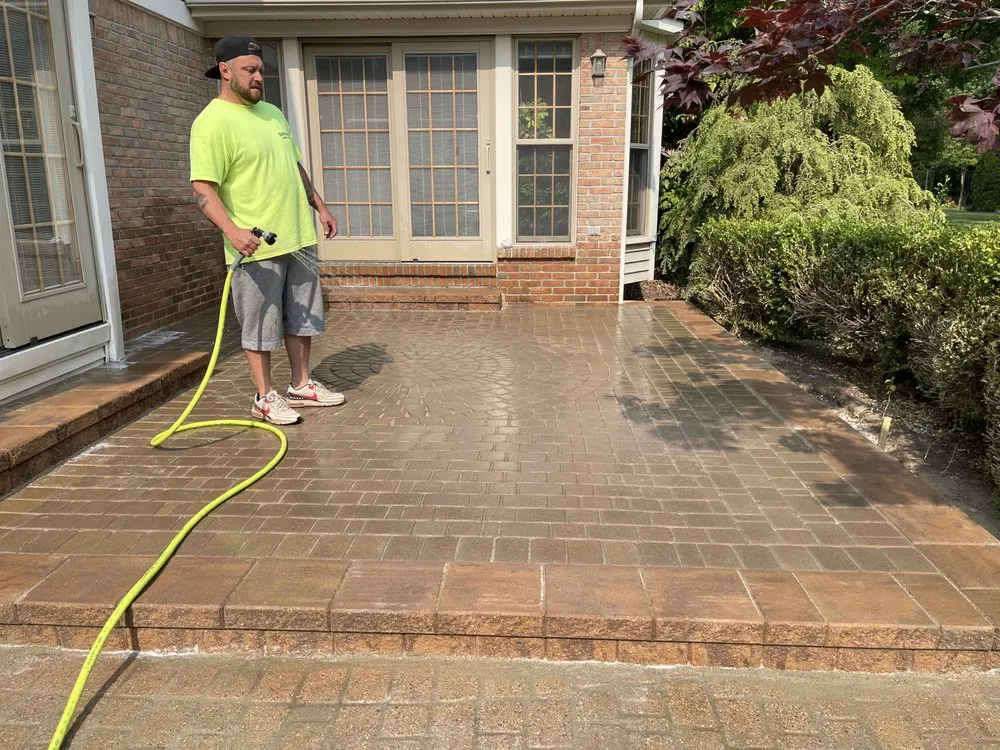 Local landscaping services experts serving Wyandotte, MI - Raymond’s Lawn Care