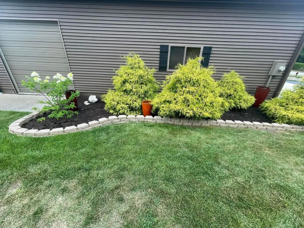 Custom landscaping services experts serving Wyandotte, MI - Raymond’s Lawn Care