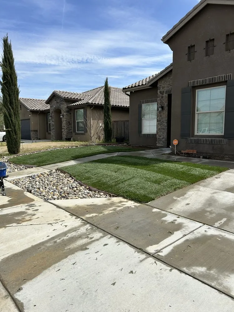 Professional residential landscaping near you in Bakersfield, CA by Raymundo’s Gardening Services