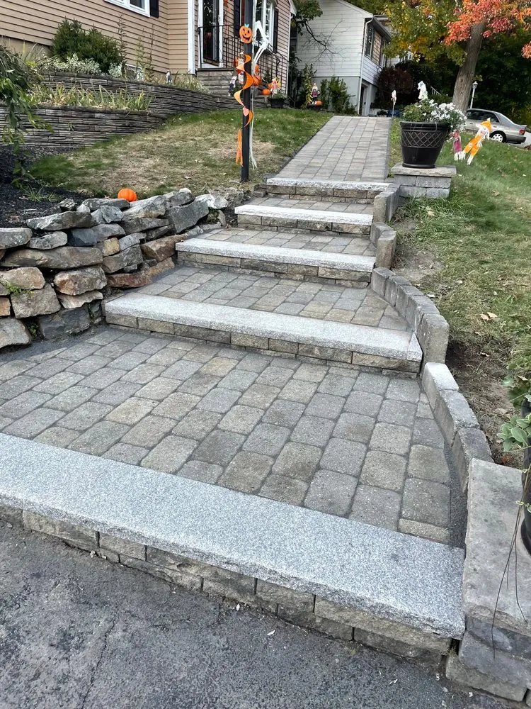 Local yard cleanup service in Tewksbury, MA - Rayner Enterprises