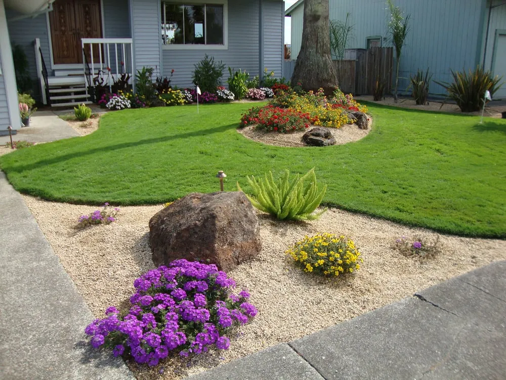 Custom lawn care service experts serving Novato, CA - Rayner Landscaping