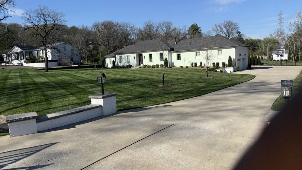 Local lawn mowing service in Nashville, TN - Rayo Landscaping