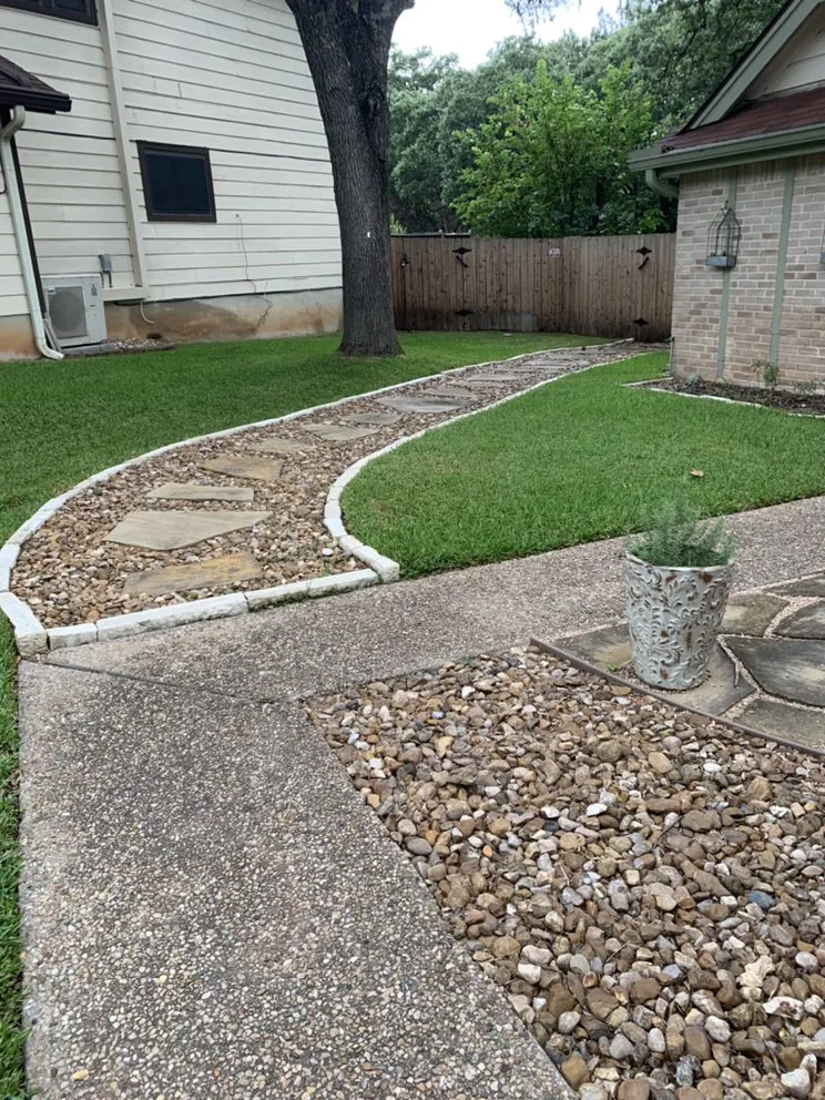 Reliable yard maintenance in Dale, TX - Rayon Landscaping