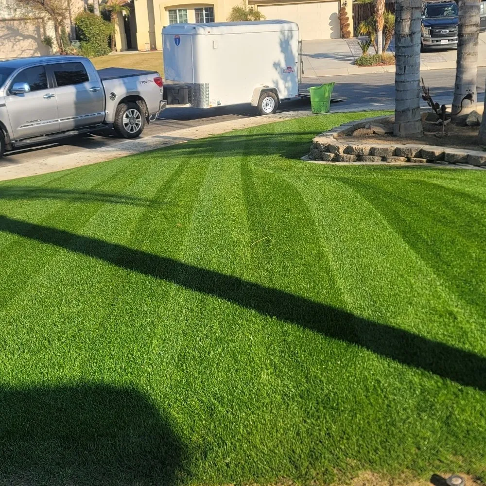 Professional yard cleanup service in Bakersfield, CA by Rayos Landscaping & Gardening