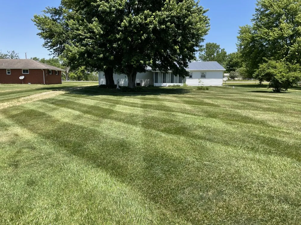 Top-rated landscaping services in Greenfield, OH by Raypole's Mowing