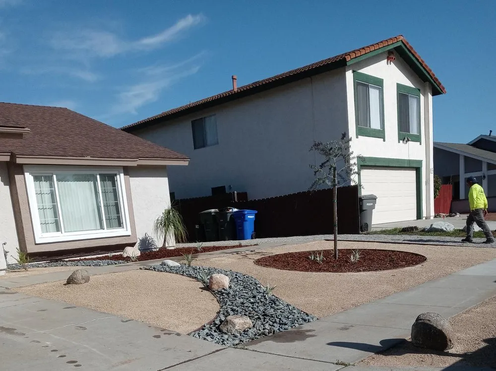 Affordable yard maintenance in Vista, CA - Ray's Landcare