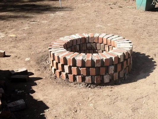 Ray's Landscape & Garden Service Logo