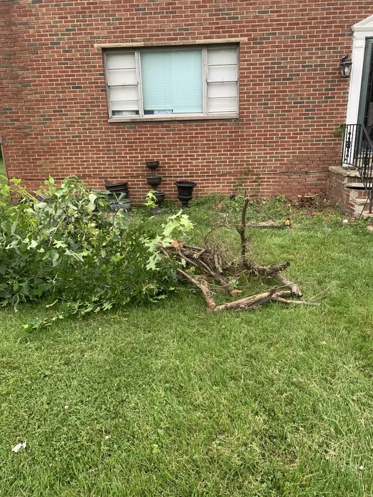 Custom garden landscaping for homes in Garfield Heights, OH by Ray's Lawn & Order