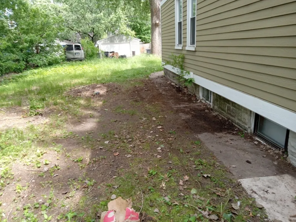 Custom yard maintenance experts serving Minneapolis, MN - Rays Lawn and Gardening Services