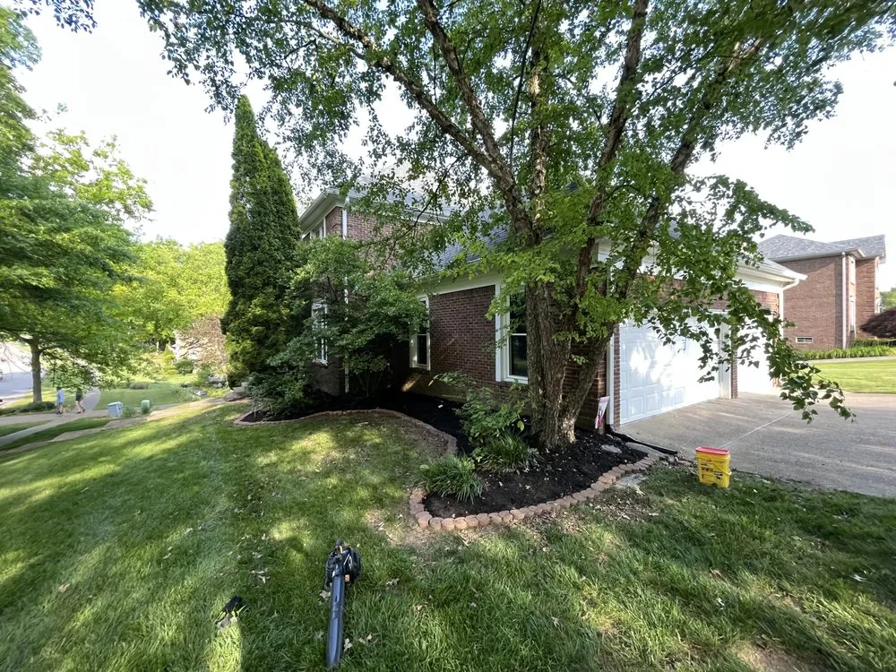 Trusted lawn care service in Louisville, KY - Rays Lawn Care