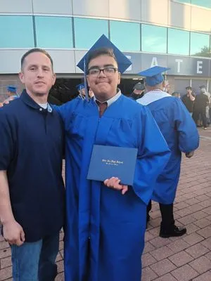 Rays lawn care service Logo