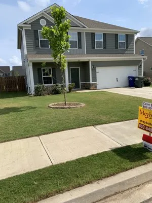 Rays Lawn Service Logo