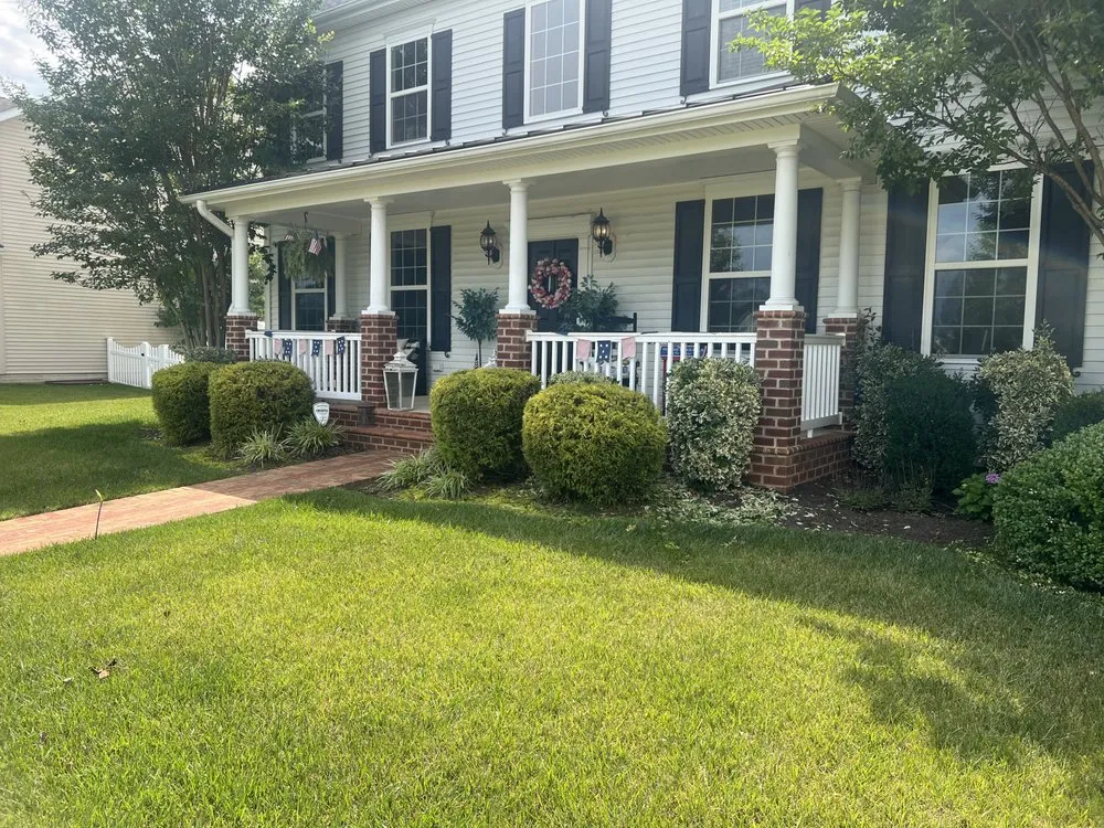 Local yard maintenance in Lexington Park, MD by Ray’s Lawncare and Landscape Service