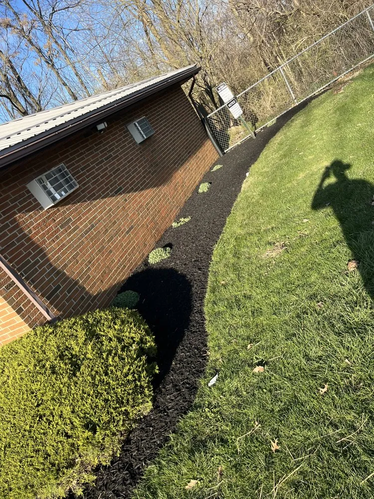 Top-rated lawn care service in Garfield Heights, OH by Rays razorsharp landscaping