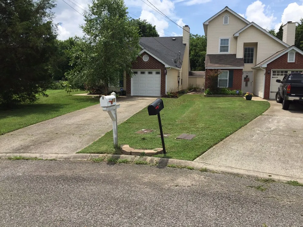 Affordable lawn care service with custom design in Nashville, TN by Ray's Reliable Lawn Services