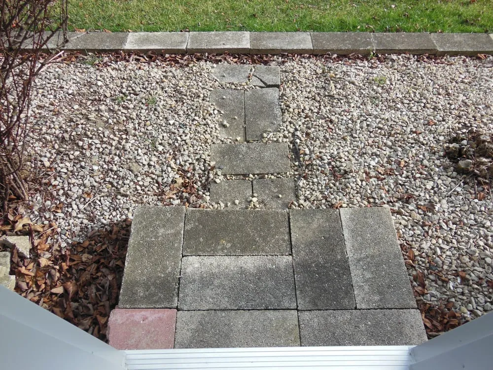 Custom yard maintenance for beautiful yards in Cary, IL by Rayscape