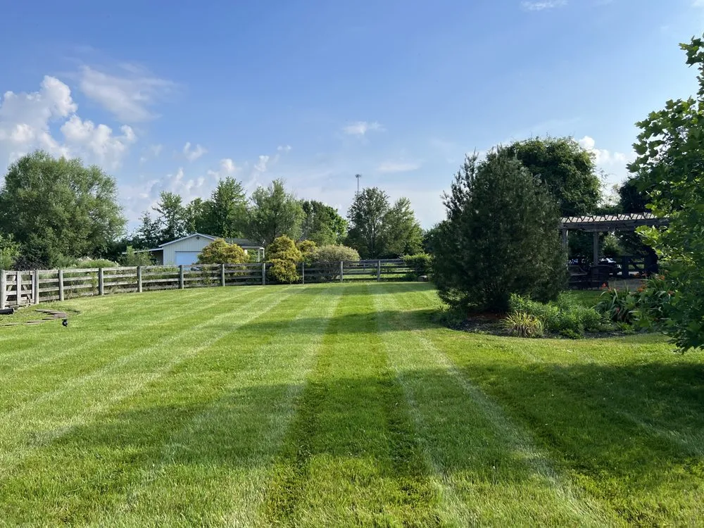 Reliable lawn care service experts serving Columbus, OH - Raze Lawn Care & Landscaping