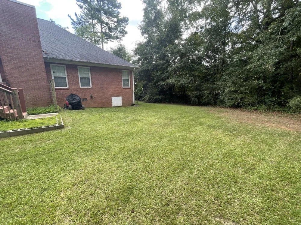 Affordable residential landscaping for homes across Stockbridge, GA - Razor Cutz Yard Barber