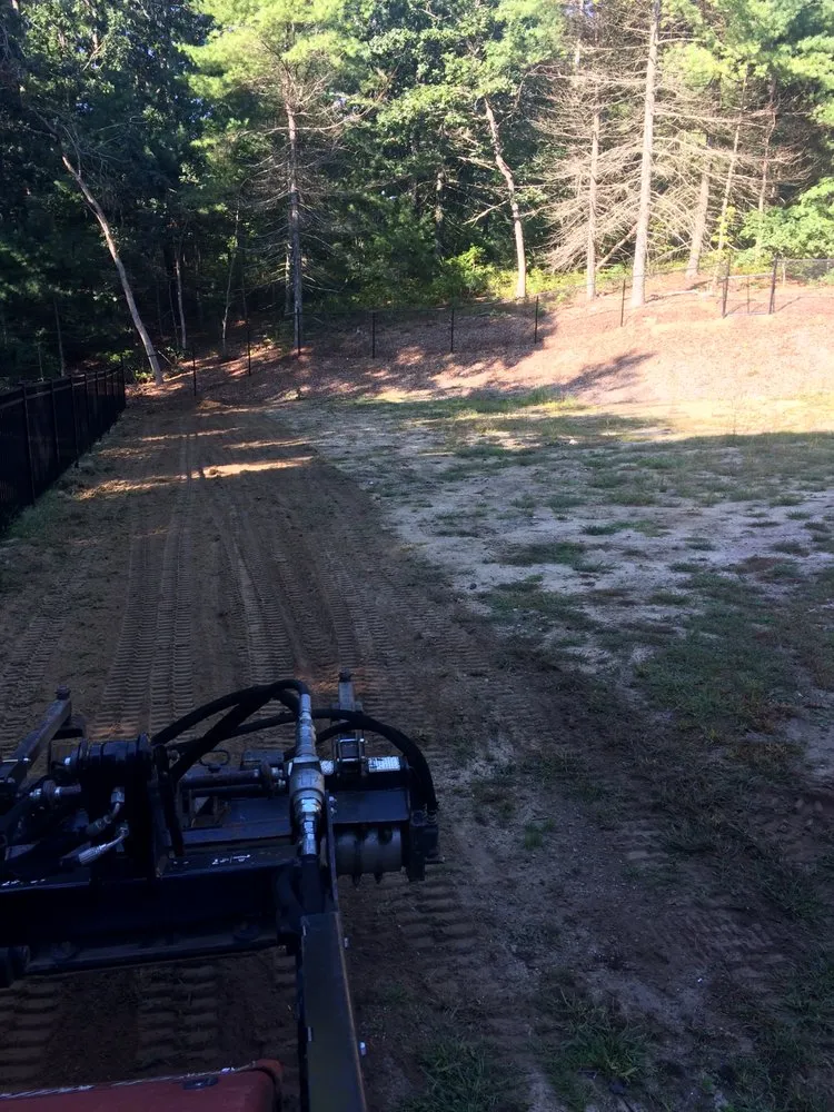 Top-rated lawn care service in East Bridgewater, MA by Razor Sharp Lawn Care