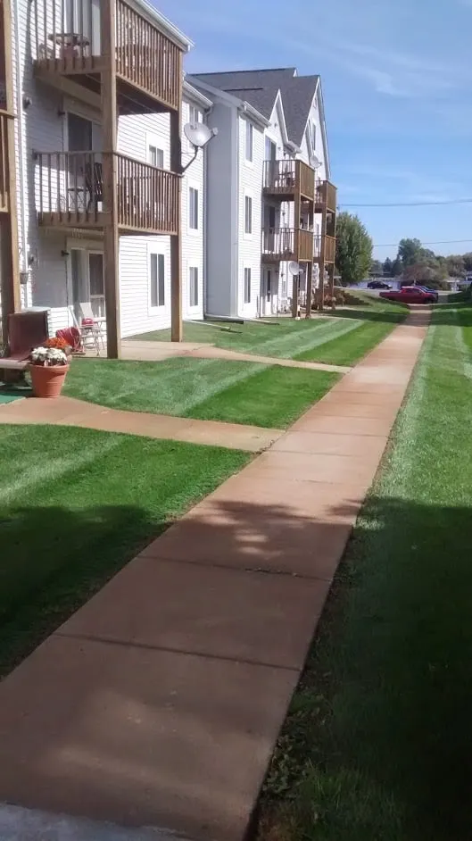 Custom residential landscaping experts serving Pinckney, MI - Razor Sharp Property Maintenance