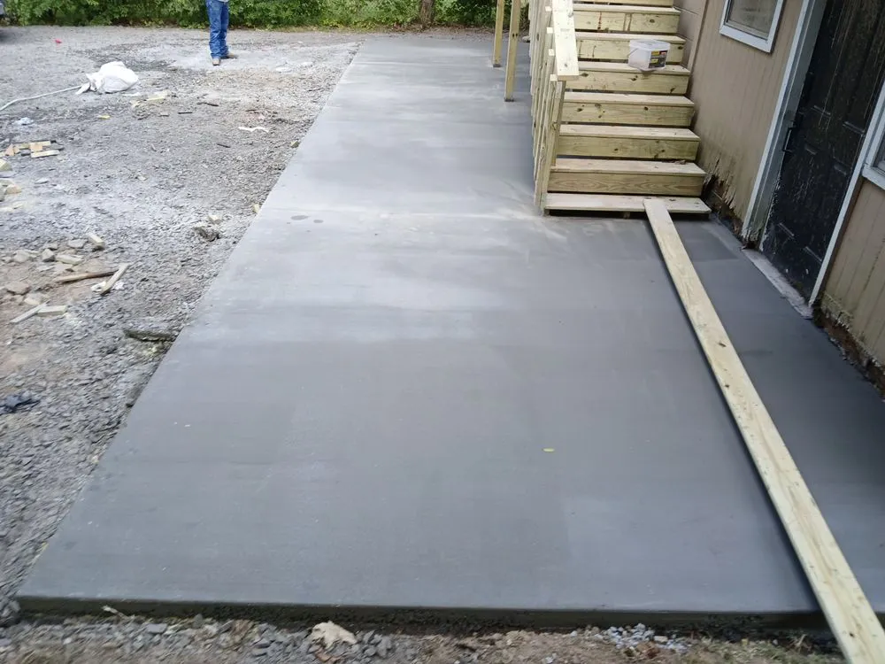 Top-rated yard cleanup service for year-round maintenance across Buffalo, TX - Razorline Concrete & Land Services