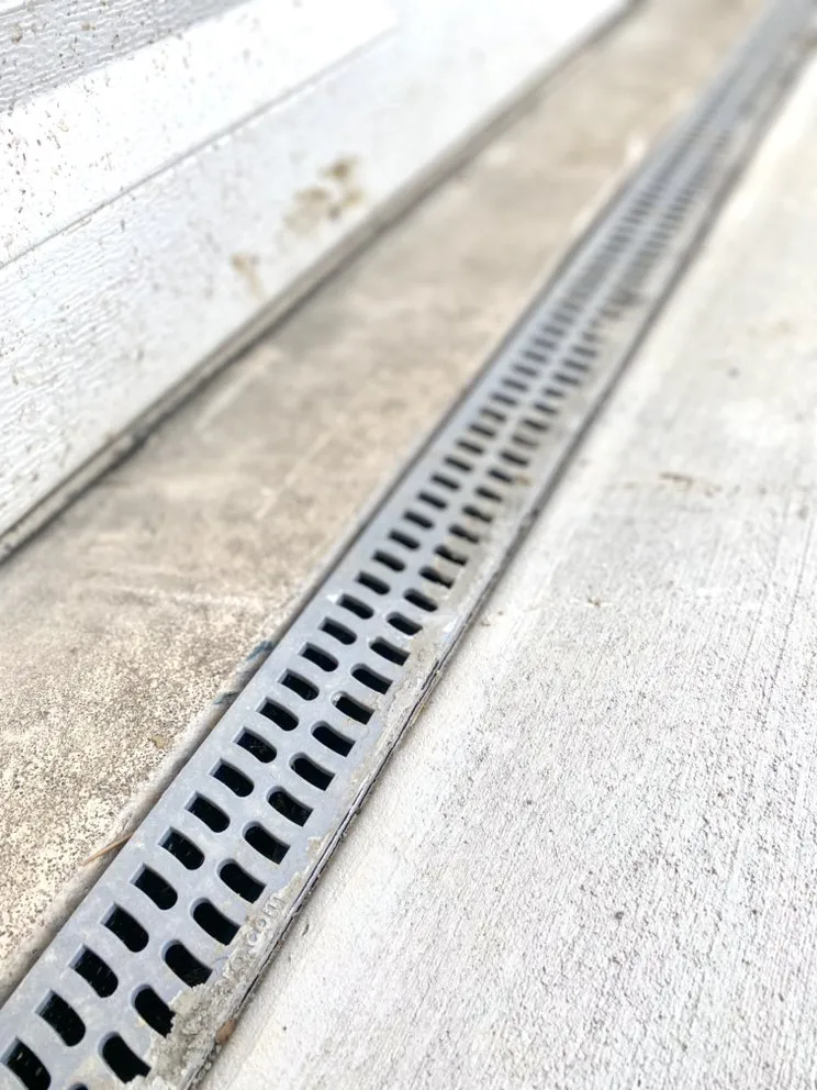 Professional yard maintenance in Buffalo, TX by Razorline Concrete & Land Services