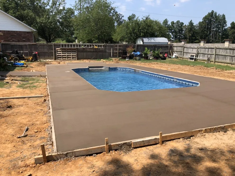 Local lawn mowing service in Buffalo, TX - Razorline Concrete & Land Services