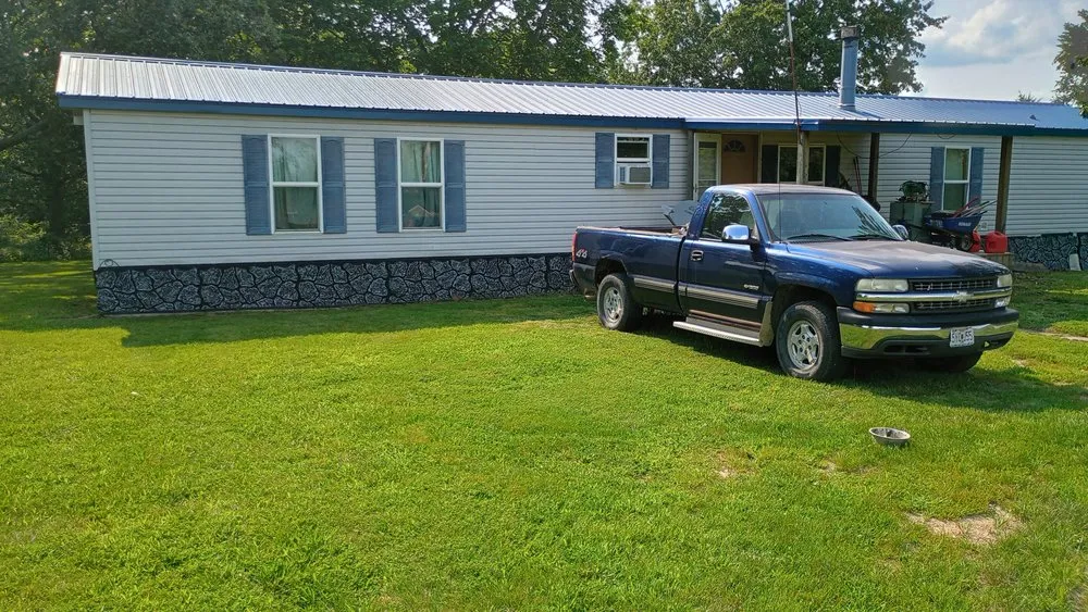 Local yard maintenance in Rolla, MO by Razor's Edge Construction